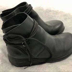 Dr. Martens Shelby Boot